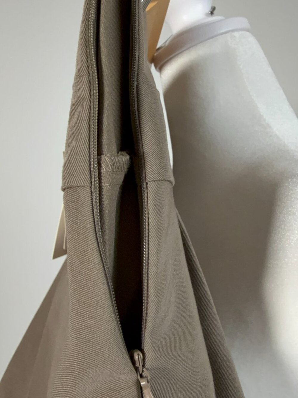 ANTHROPOLOGIE FLAT WHITE Tan Pleated Mini Skort with Belt Loops Women's Size M - Picture 7 of 7